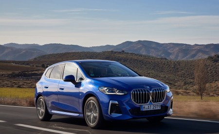 2022 BMW 2 Series 223i Active Tourer Front Three-Quarter Wallpapers 450x275 (8)