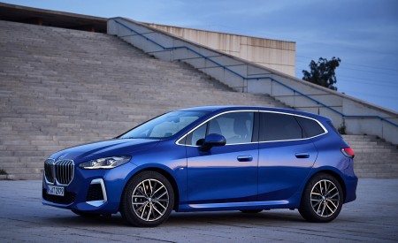 2022 BMW 2 Series 223i Active Tourer Front Three-Quarter Wallpapers 450x275 (80)