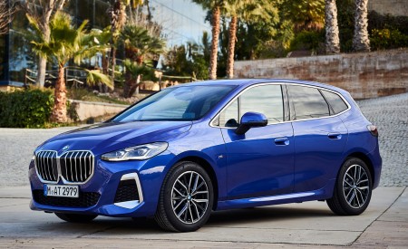 2022 BMW 2 Series 223i Active Tourer Front Three-Quarter Wallpapers 450x275 (68)