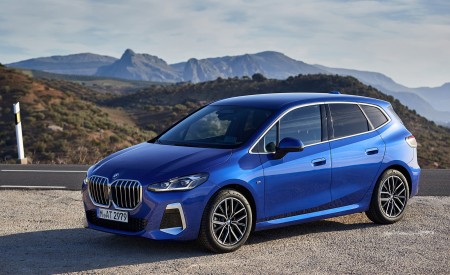 2022 BMW 2 Series 223i Active Tourer Front Three-Quarter Wallpapers 450x275 (48)