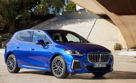 2022 BMW 2 Series 223i Active Tourer Front Three-Quarter Wallpapers 450x275 (70)