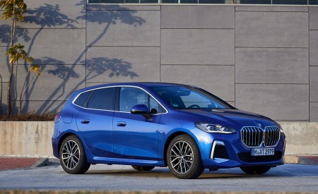 2022 BMW 2 Series 223i Active Tourer Front Three-Quarter Wallpapers 450x275 (75)