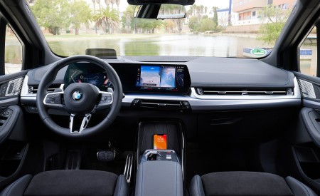 2022 BMW 2 Series 223i Active Tourer Interior Cockpit Wallpapers  450x275 (110)
