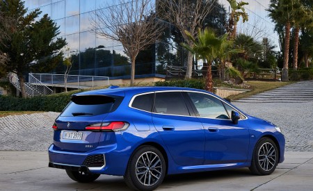 2022 BMW 2 Series 223i Active Tourer Rear Three-Quarter Wallpapers 450x275 (71)