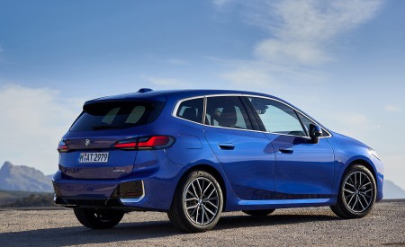 2022 BMW 2 Series 223i Active Tourer Rear Three-Quarter Wallpapers 450x275 (49)