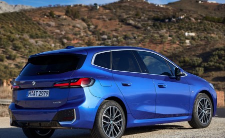 2022 BMW 2 Series 223i Active Tourer Rear Three-Quarter Wallpapers 450x275 (57)