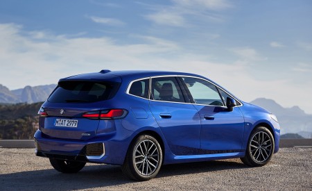 2022 BMW 2 Series 223i Active Tourer Rear Three-Quarter Wallpapers 450x275 (58)