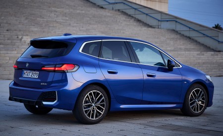 2022 BMW 2 Series 223i Active Tourer Rear Three-Quarter Wallpapers 450x275 (82)
