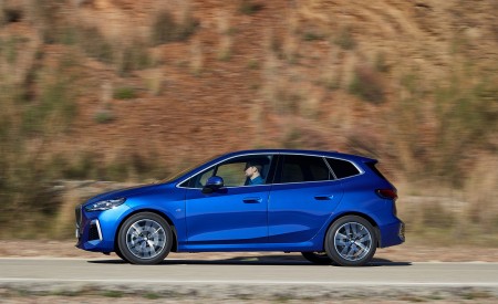 2022 BMW 2 Series 223i Active Tourer Side Wallpapers 450x275 (30)
