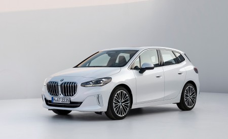 2022 BMW 223i Active Tourer Front Three-Quarter Wallpapers 450x275 (169)