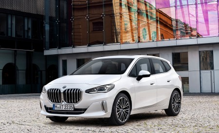 2022 BMW 223i Active Tourer Front Three-Quarter Wallpapers 450x275 (157)