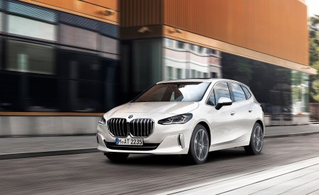 2022 BMW 223i Active Tourer Front Three-Quarter Wallpapers 450x275 (153)