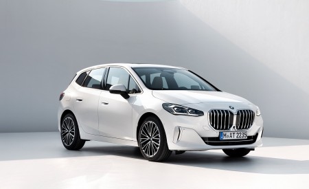 2022 BMW 223i Active Tourer Front Three-Quarter Wallpapers 450x275 (170)