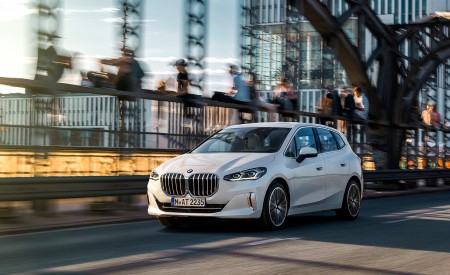 2022 BMW 223i Active Tourer Front Three-Quarter Wallpapers 450x275 (148)