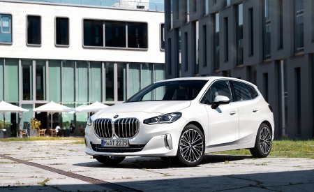 2022 BMW 223i Active Tourer Front Three-Quarter Wallpapers 450x275 (159)