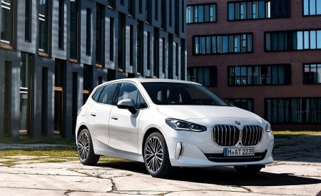 2022 BMW 223i Active Tourer Front Three-Quarter Wallpapers 450x275 (161)