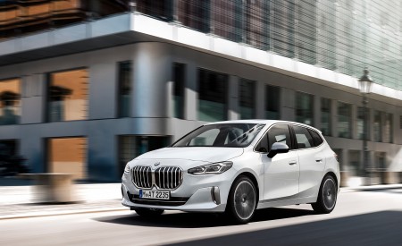 2022 BMW 223i Active Tourer Front Three-Quarter Wallpapers 450x275 (151)
