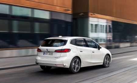 2022 BMW 223i Active Tourer Rear Three-Quarter Wallpapers 450x275 (155)
