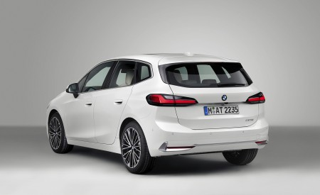 2022 BMW 223i Active Tourer Rear Three-Quarter Wallpapers 450x275 (166)