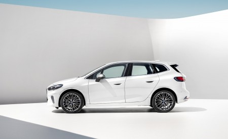 2022 BMW 223i Active Tourer Side Wallpapers 450x275 (180)