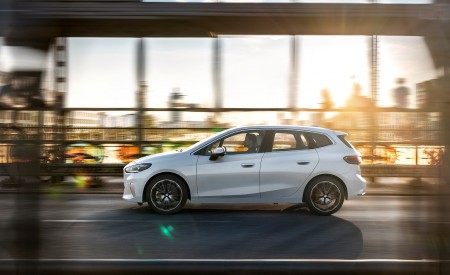 2022 BMW 223i Active Tourer Side Wallpapers 450x275 (150)