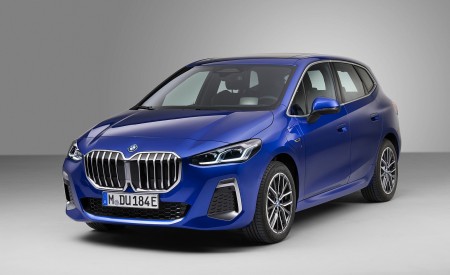 2022 BMW 230e xDrive Active Tourer Front Three-Quarter Wallpapers 450x275 (40)