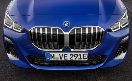 2022 BMW 230e xDrive Active Tourer Grille Wallpapers 450x275 (27)