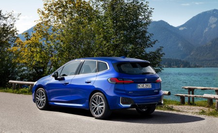 2022 BMW 230e xDrive Active Tourer Rear Three-Quarter Wallpapers 450x275 (18)