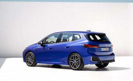 2022 BMW 230e xDrive Active Tourer Rear Three-Quarter Wallpapers 450x275 (38)