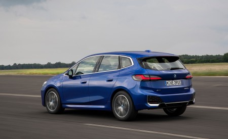 2022 BMW 230e xDrive Active Tourer Rear Three-Quarter Wallpapers 450x275 (5)