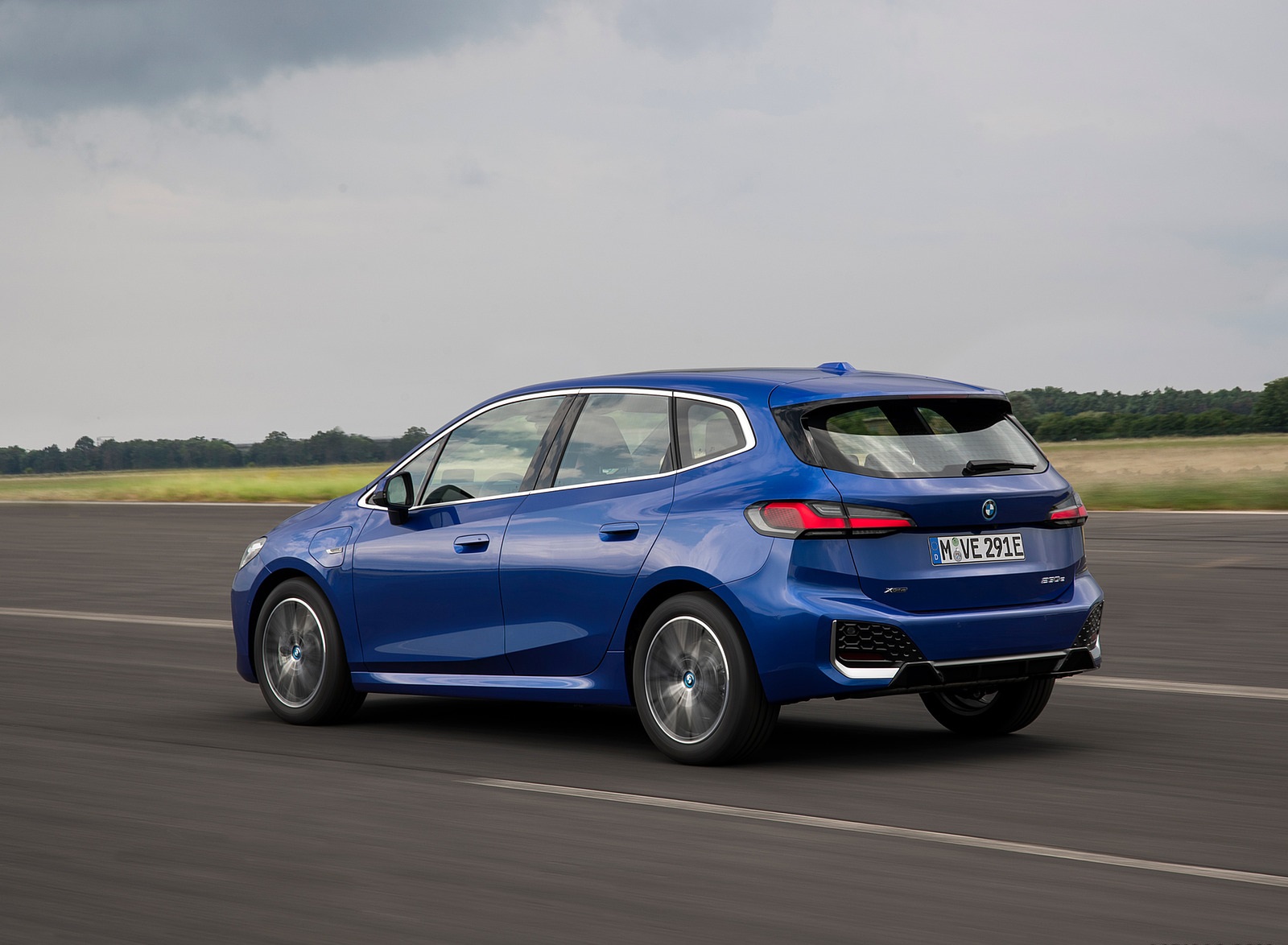 2022 BMW 230e xDrive Active Tourer Rear Three-Quarter Wallpapers #5 of 60