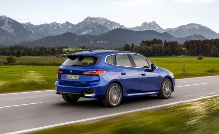 2022 BMW 230e xDrive Active Tourer Rear Three-Quarter Wallpapers 450x275 (3)