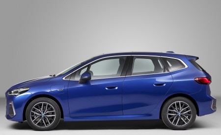 2022 BMW 230e xDrive Active Tourer Side Wallpapers 450x275 (44)