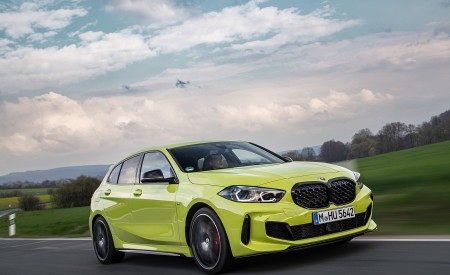 2022 BMW M135i Front Three-Quarter Wallpapers 450x275 (11)