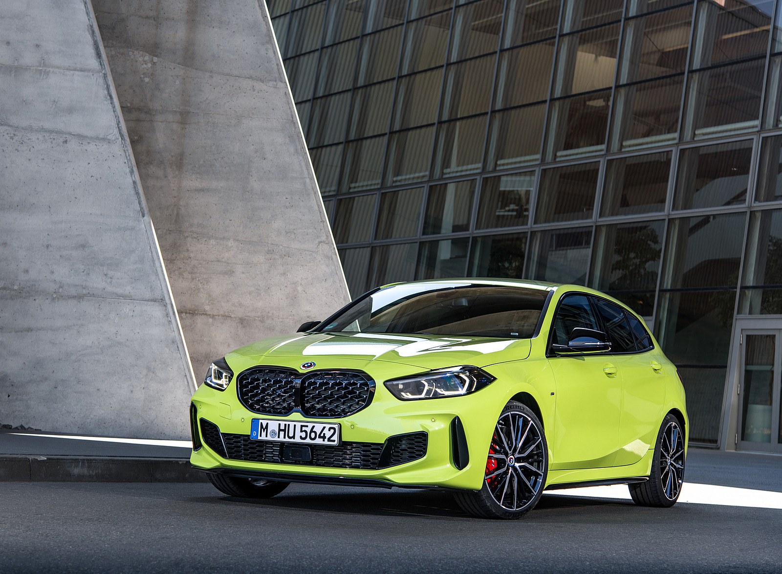 2022 BMW M135i xDrive Front Three-Quarter Wallpapers #31 of 95
