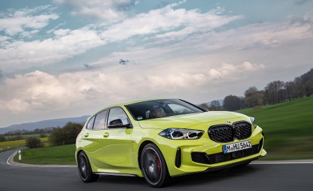 2022 BMW M135i Front Three-Quarter Wallpapers 450x275 (12)