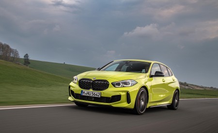 2022 BMW M135i Front Three-Quarter Wallpapers 450x275 (9)