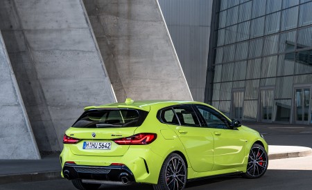 2022 BMW M135i Rear Three-Quarter Wallpapers 450x275 (45)