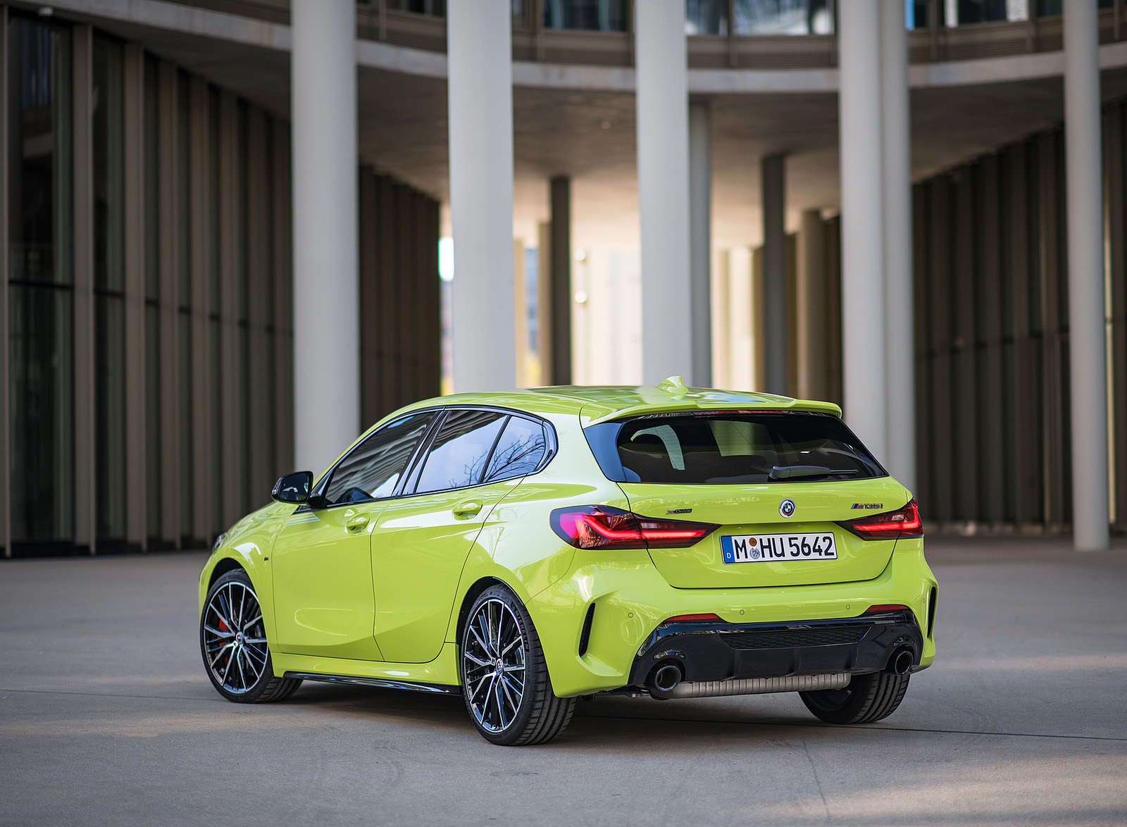 2022 BMW M135i xDrive Rear Three-Quarter Wallpapers #56 of 95