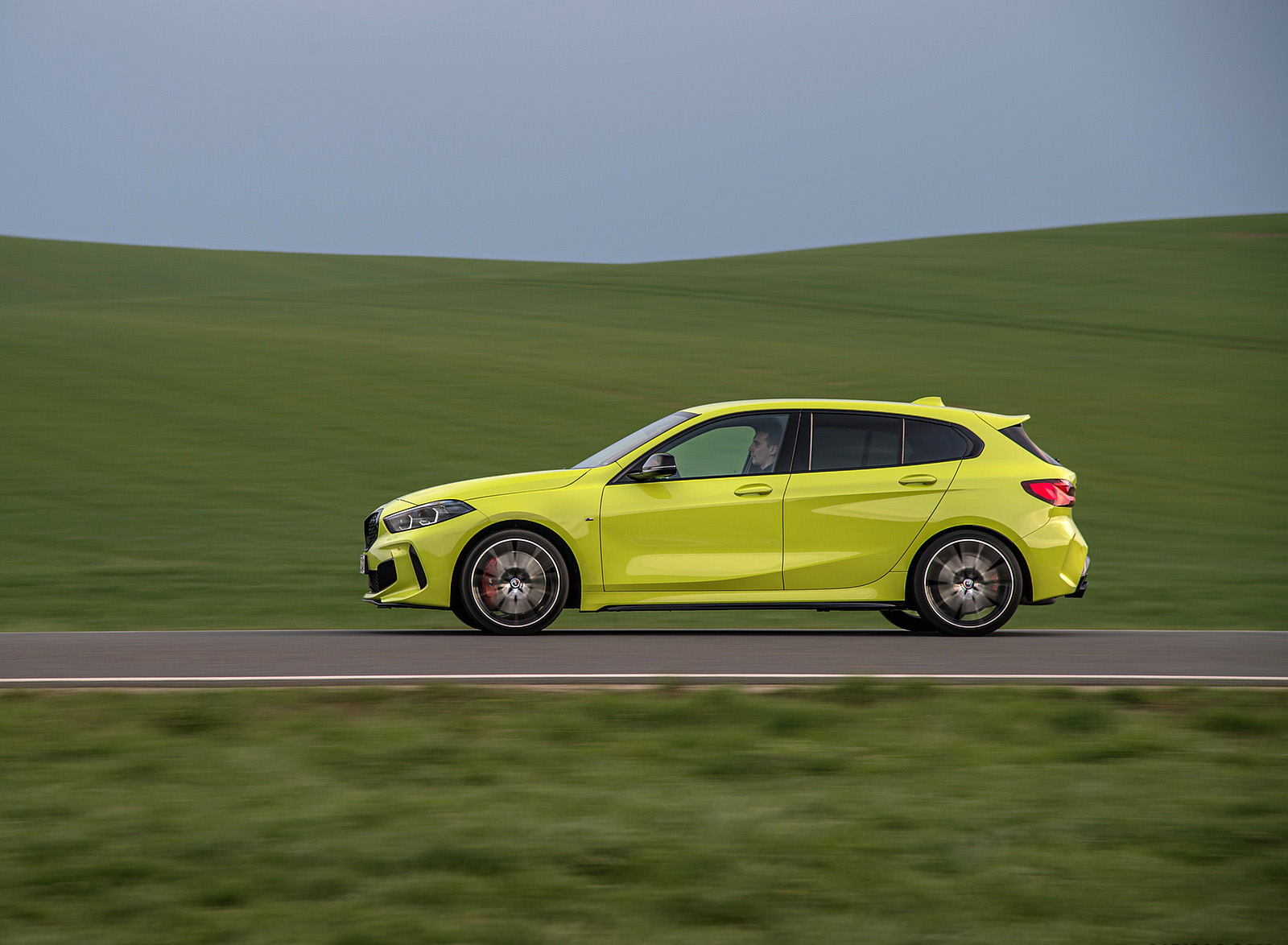 2022 BMW M135i xDrive Side Wallpapers #15 of 95