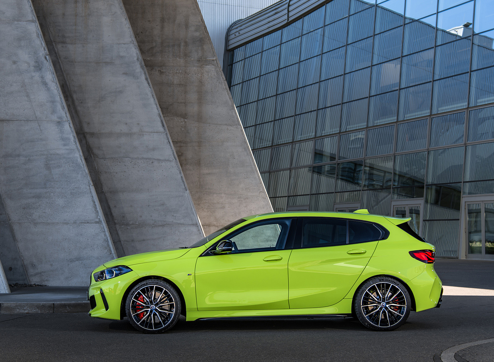 2022 BMW M135i xDrive Side Wallpapers #41 of 95
