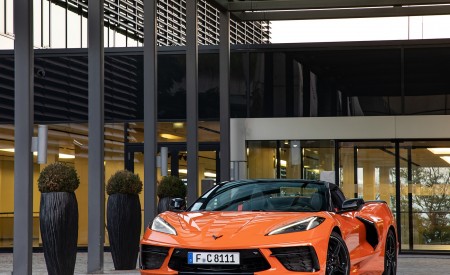 2022 Chevrolet Corvette Stingray Convertible (Euro-Spec) Front Wallpapers 450x275 (15)
