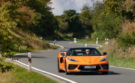 2022 Chevrolet Corvette Stingray Convertible (Euro-Spec) Front Wallpapers 450x275 (4)