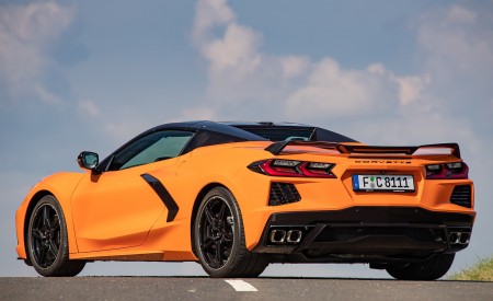 2022 Chevrolet Corvette Stingray Convertible (Euro-Spec) Rear Three-Quarter Wallpapers 450x275 (21)