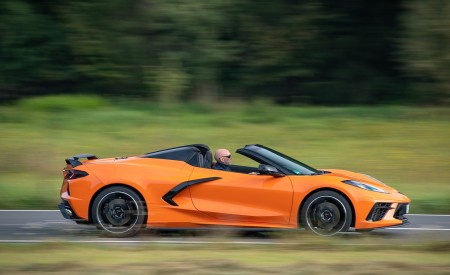 2022 Chevrolet Corvette Stingray Convertible (Euro-Spec) Side Wallpapers 450x275 (12)