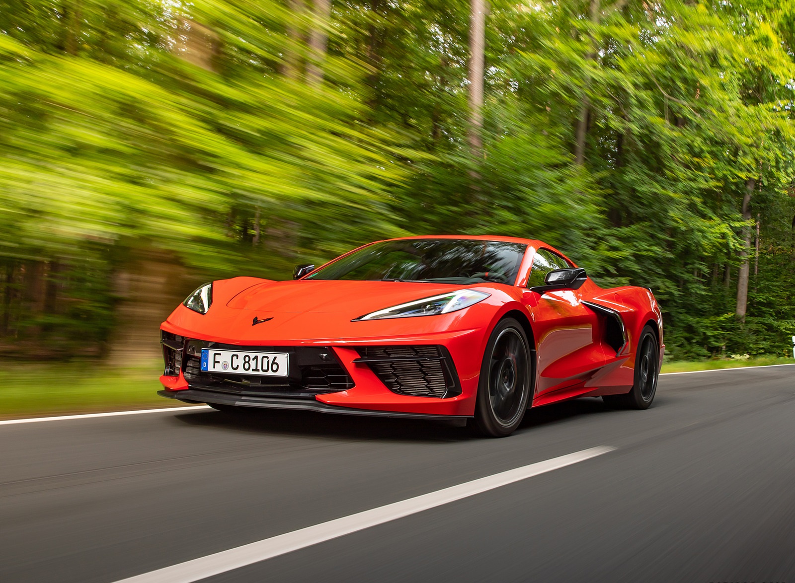 2022 Chevrolet Corvette Stingray Coupe (Euro-Spec) Front Three-Quarter Wallpapers (1)