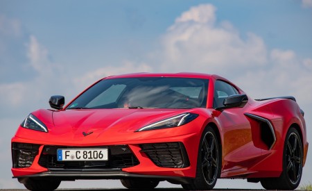 2022 Chevrolet Corvette Stingray Coupe (Euro-Spec) Front Wallpapers 450x275 (24)