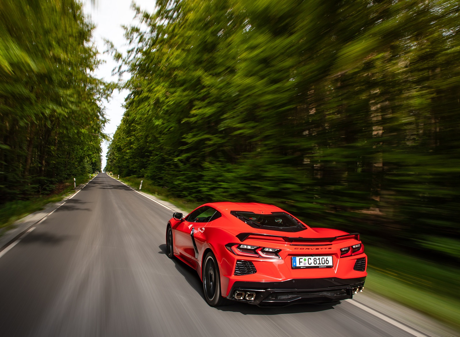 2022 Chevrolet Corvette Stingray Coupe (Euro-Spec) Rear Wallpapers (5)