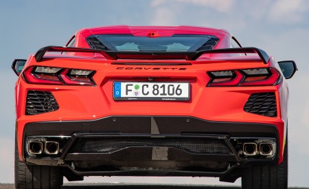 2022 Chevrolet Corvette Stingray Coupe (Euro-Spec) Rear Wallpapers 450x275 (27)