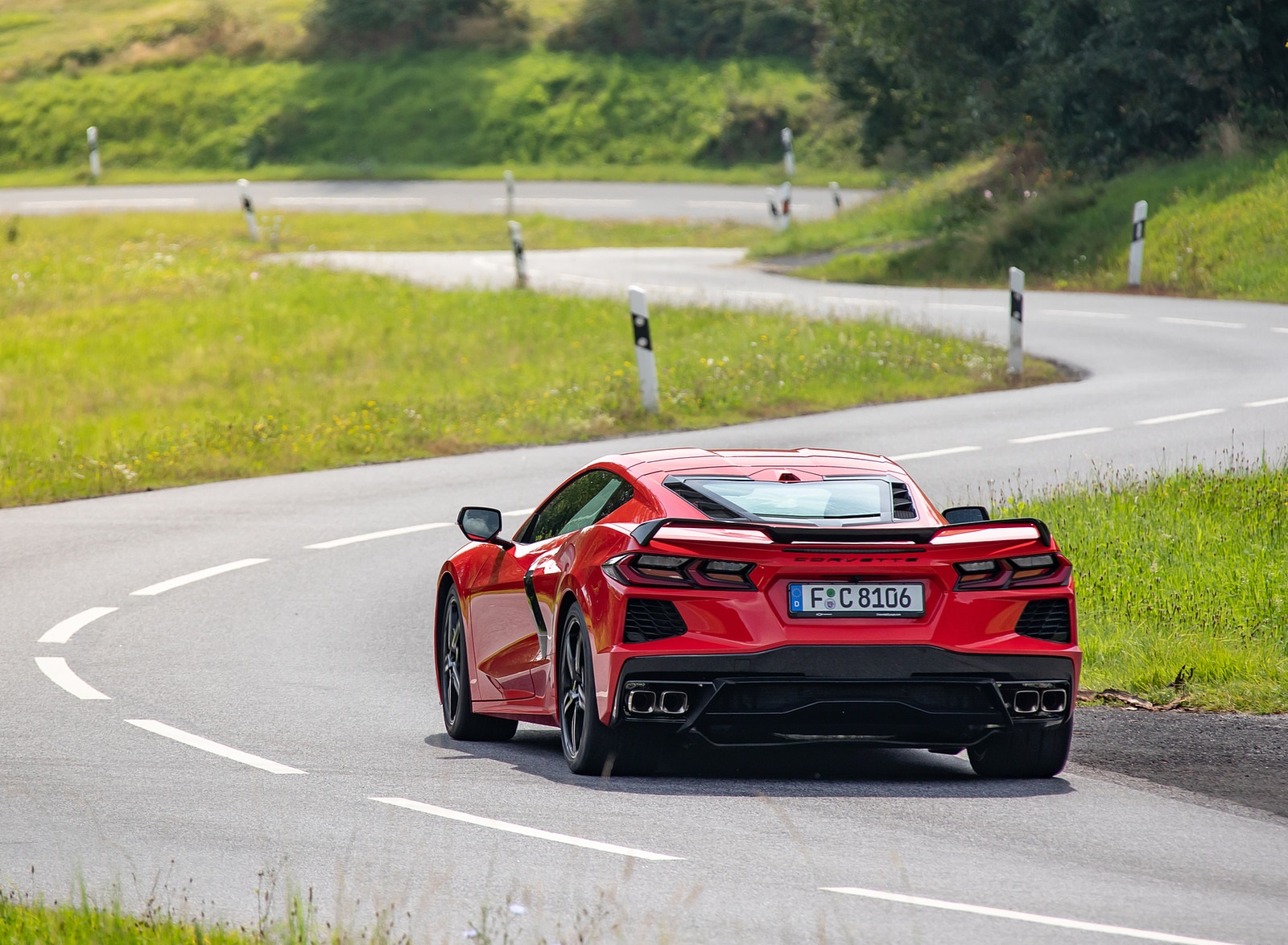 2022 Chevrolet Corvette Stingray Coupe (Euro-Spec) Rear Wallpapers (11)